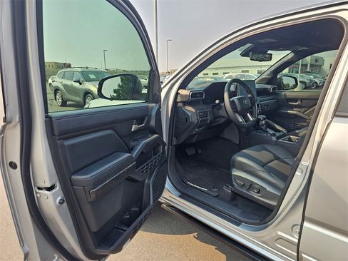 Used 2024 Toyota Tacoma Limited image 18