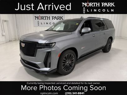 Used 2023 Cadillac Escalade ESV V