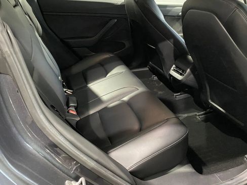 Used 2021 Tesla Model 3 Performance image 7