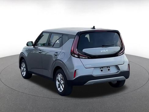 Used 2025 Kia Soul LX w/ LX Technology Package image 11