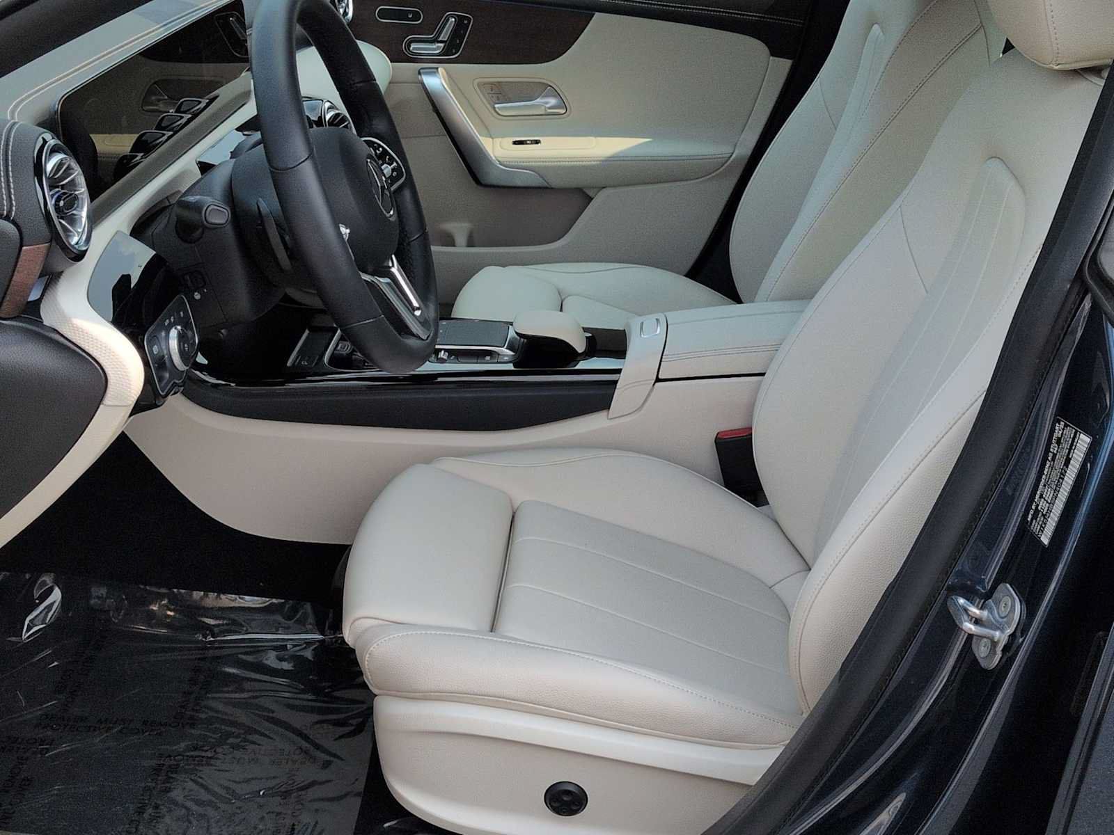 Used 2023 Mercedes-Benz CLA 250 4MATIC image 17