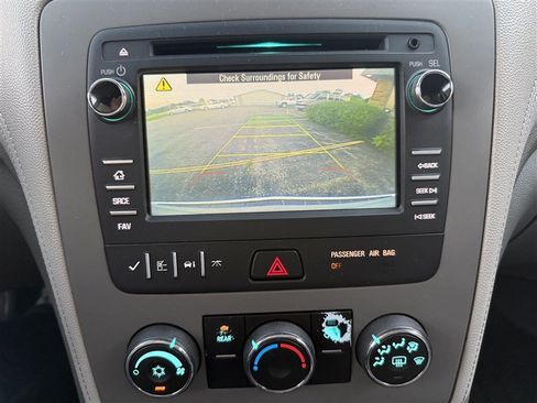 Used 2017 Chevrolet Traverse LS FWD image 11