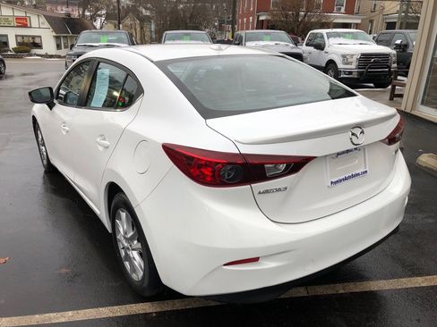 Used 2015 MAZDA MAZDA3 i Grand Touring image 3