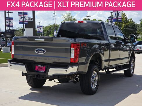 Used 2019 Ford F250 XLT w/ XLT Premium Package AWD/4WD image 4