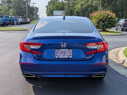 Used 2018 Honda Accord Sport image 6