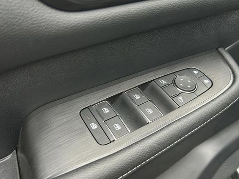 Used 2025 Nissan Armada SV RWD image 11