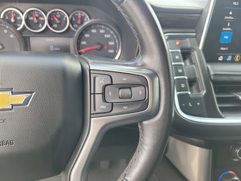 Used 2021 Chevrolet Suburban LT image 19