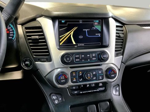 Used 2017 GMC Yukon SLT w/ Premium Edition AWD/4WD image 6