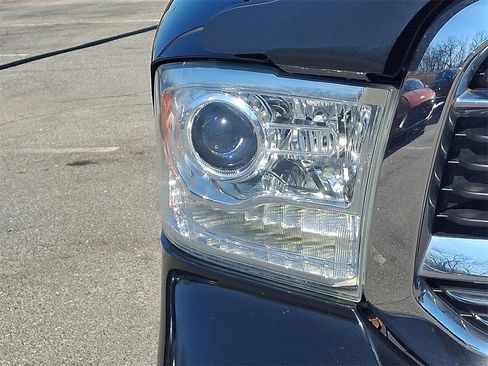 Used 2015 RAM 1500 Limited image 11