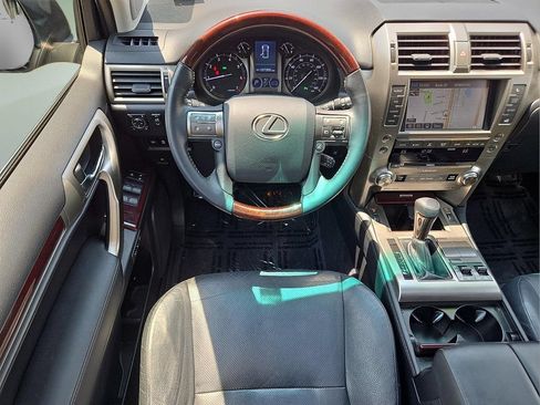 Used 2015 Lexus GX 460 w/ Premium Package AWD/4WD image 11