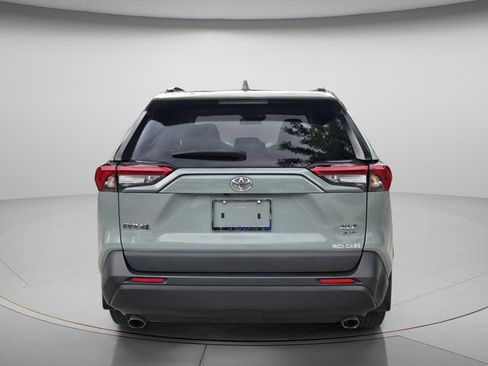 Used 2022 Toyota RAV4 XLE Premium AWD/4WD image 6
