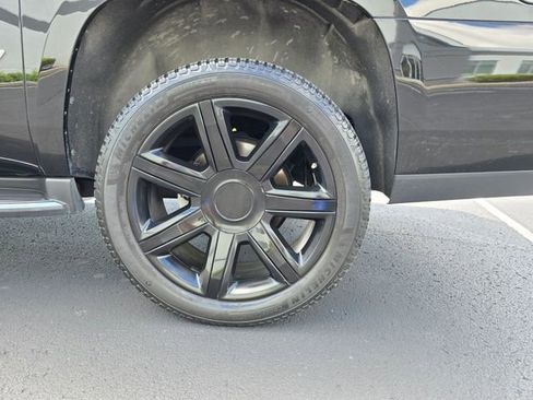 Used 2018 Cadillac Escalade ESV Premium Luxury AWD/4WD image 11