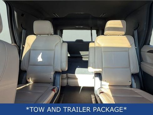 Used 2021 Chevrolet Tahoe Premier w/ Premium Package image 18