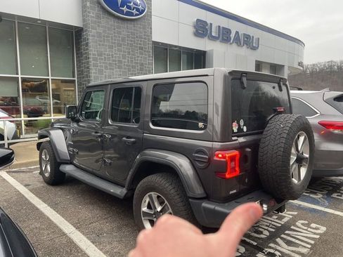 Used 2019 Jeep Wrangler Unlimited Sahara image 8