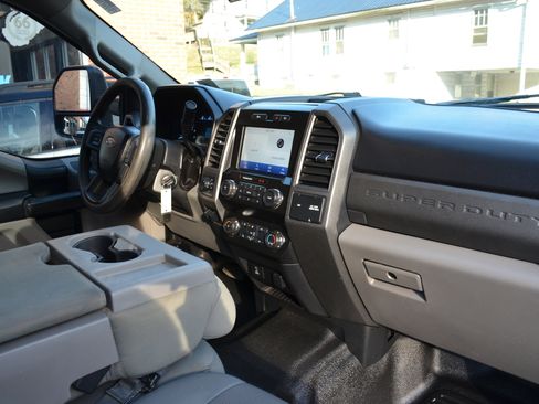Used 2020 Ford F250 XL w/ STX Appearance Package image 23