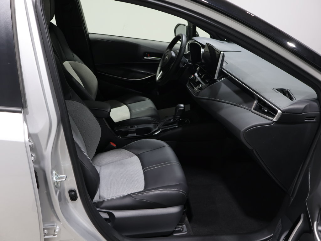 Used 2026 Toyota Corolla XSE FWD image 23