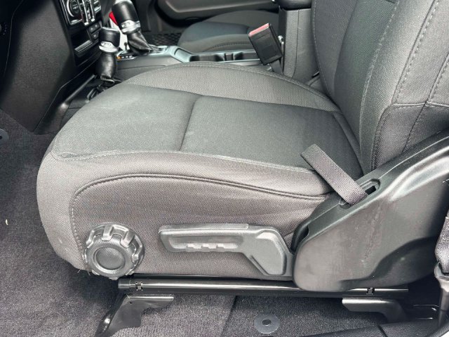 Used 2021 Jeep Wrangler Unlimited Sport AWD/4WD image 5