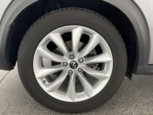 Used 2019 INFINITI QX50 Essential image 54