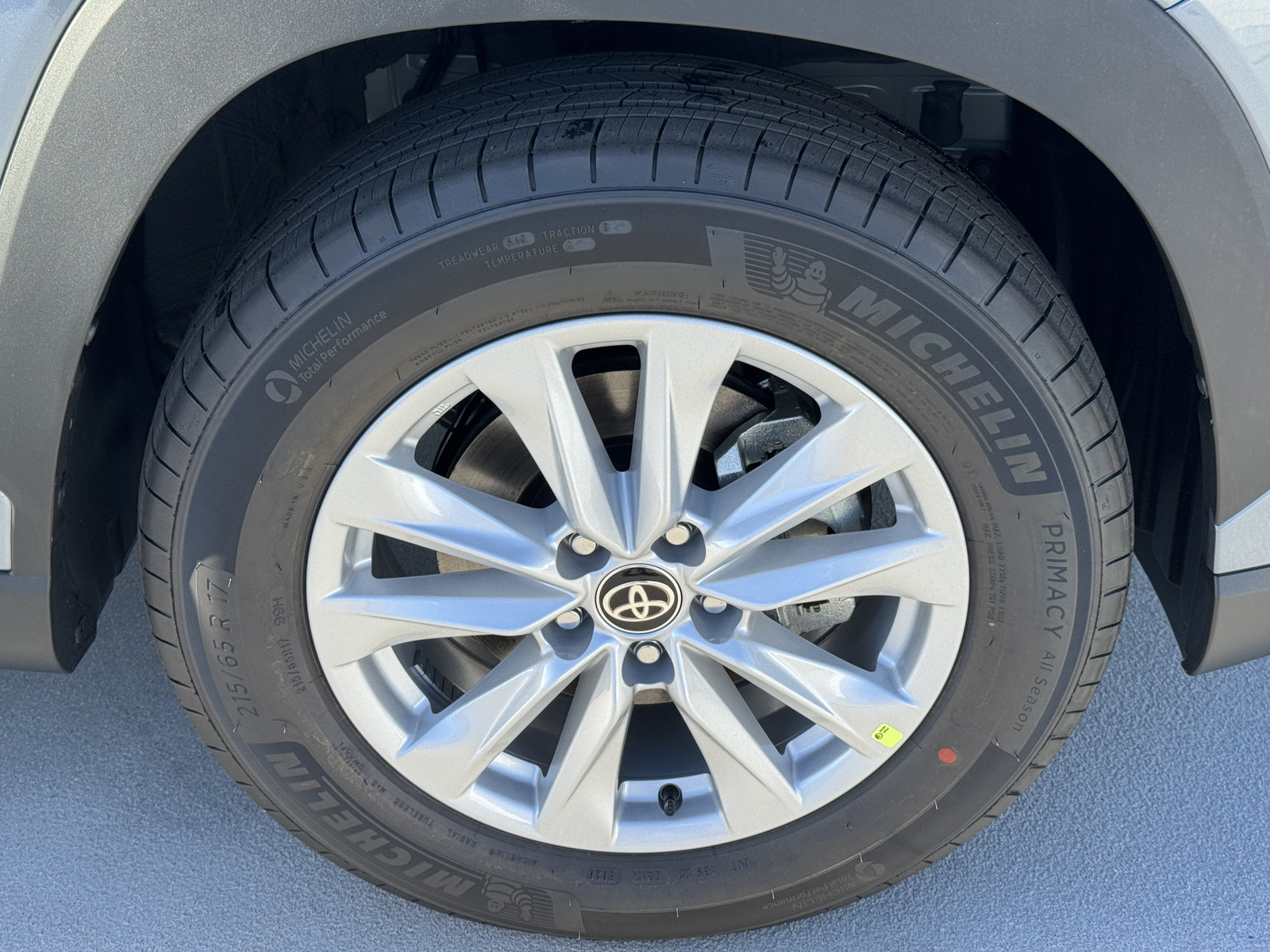 New 2026 Toyota Corolla Cross LE w/ Moonroof Package FWD image 15
