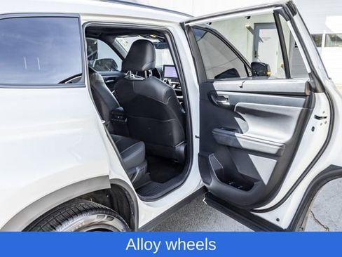 Used 2023 Toyota Highlander XSE AWD/4WD image 18