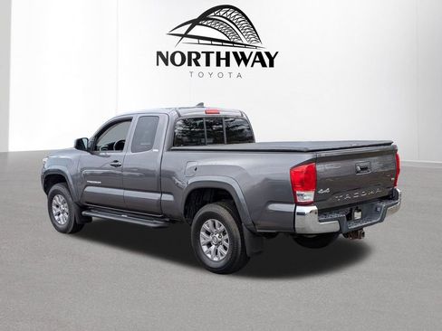 Used 2017 Toyota Tacoma 4x4 Access Cab image 5