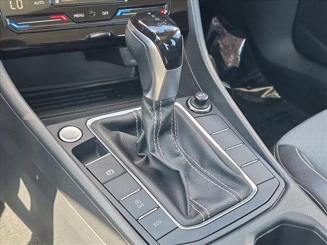 Used 2025 Volkswagen Jetta SE FWD image 12