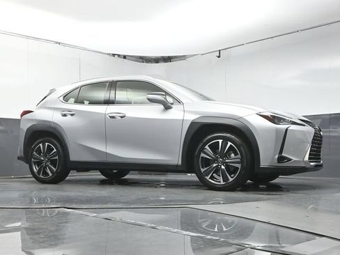 Used 2020 Lexus UX 200 w/ Premium Package FWD image 32