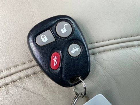 Used 2000 Cadillac De Ville w/ Comfort/Convenience Pkg image 19