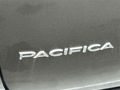 Used 2019 Chrysler Pacifica Limited w/ Advanced Safetytec Group image 33
