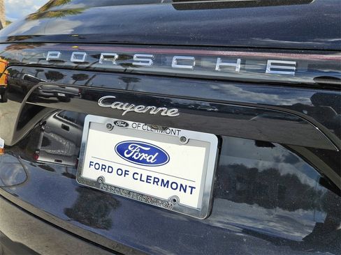 Used 2022 Porsche Cayenne image 45