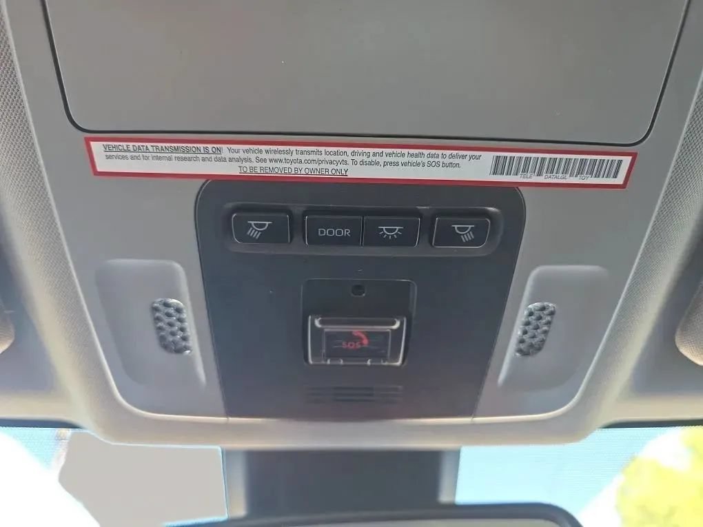 Used 2021 Toyota Camry XLE FWD image 39