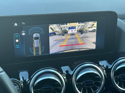 Certified 2025 Mercedes-Benz GLA 250 image 22