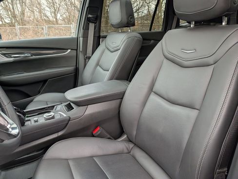 Used 2024 Cadillac XT6 Sport w/ Technology Package image 27