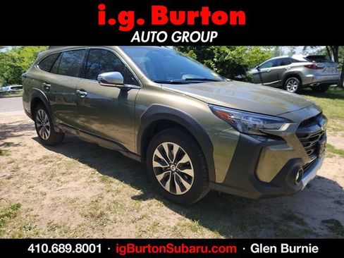 Used 2025 Subaru Outback Touring AWD/4WD image 1