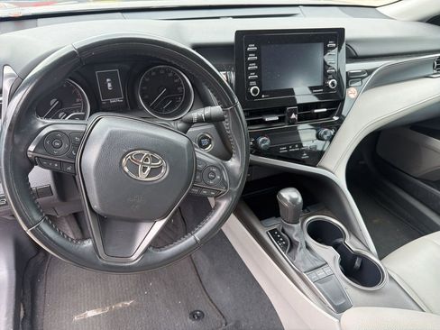 Used 2024 Toyota Camry SE w/ Convenience Package image 10