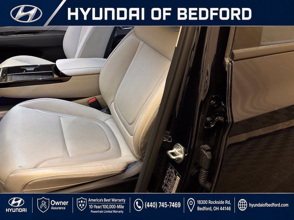 Used 2025 Hyundai Tucson Limited AWD/4WD image 16
