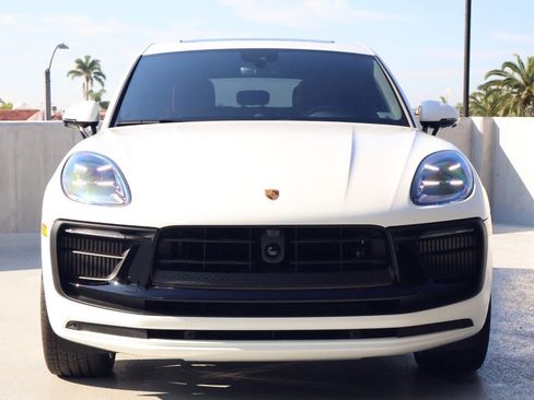 New 2026 Porsche Macan GTS image 6