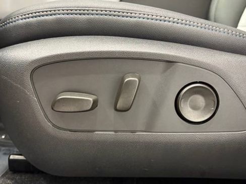 New 2026 Chevrolet Equinox EV LT image 14