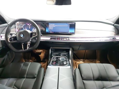 New 2025 BMW 760i xDrive w/ Executive Package AWD/4WD image 9