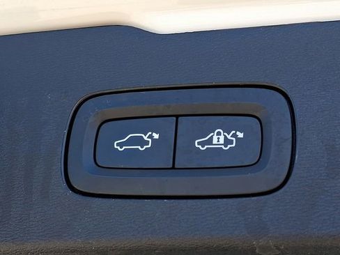 Used 2021 Volvo V60 T5 Cross Country w/ Climate Package AWD/4WD image 31