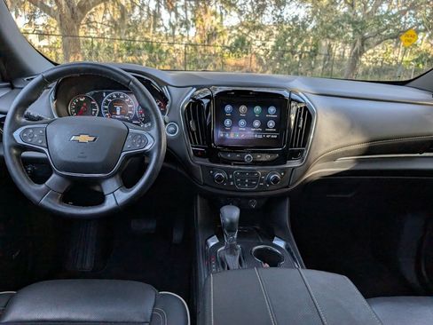 Used 2023 Chevrolet Traverse Premier image 11