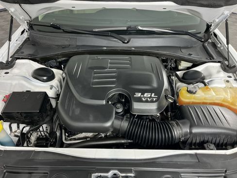 Used 2013 Chrysler 300 RWD image 23