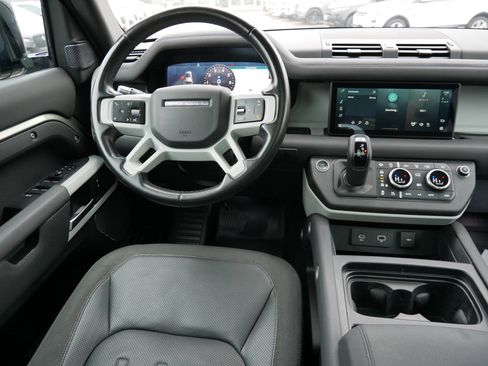 Used 2020 Land Rover Defender 110 SE image 19