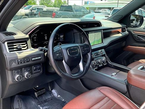 Used 2023 GMC Yukon Denali Ultimate w/ LPO, Floor Liner Package AWD/4WD image 18