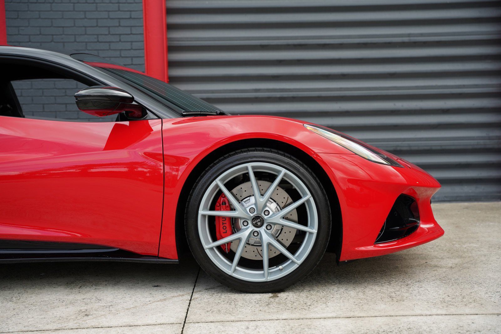 Used 2025 Lotus Emira RWD image 3