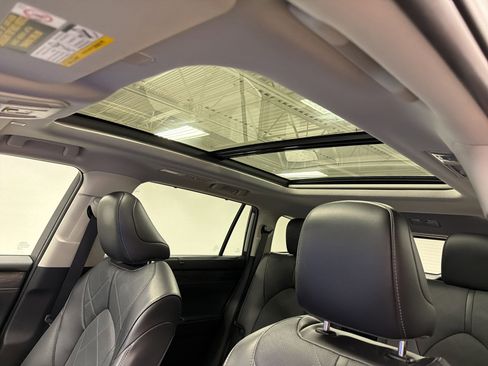 Used 2024 Toyota Highlander Platinum FWD image 15
