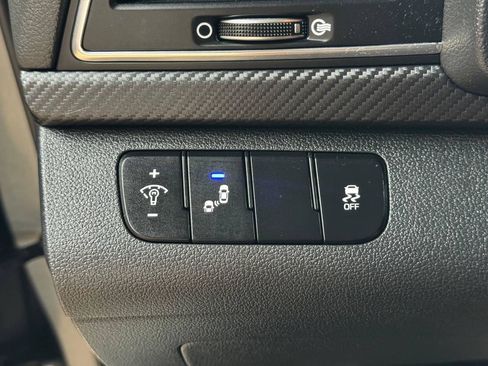 Used 2018 Hyundai Elantra Sport FWD image 18