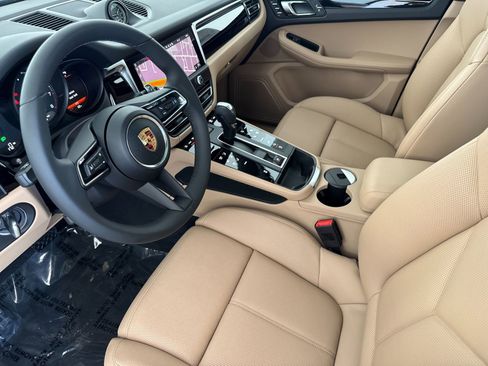 New 2026 Porsche Macan AWD/4WD image 4