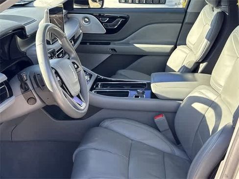 Used 2020 Lincoln Aviator Reserve w/ Equipment Group 202A image 10