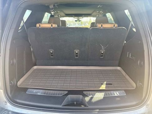Used 2021 Chevrolet Tahoe Premier w/ Premium Package image 12